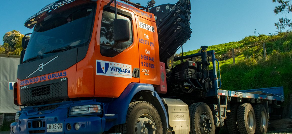 Camión, carga y transporte